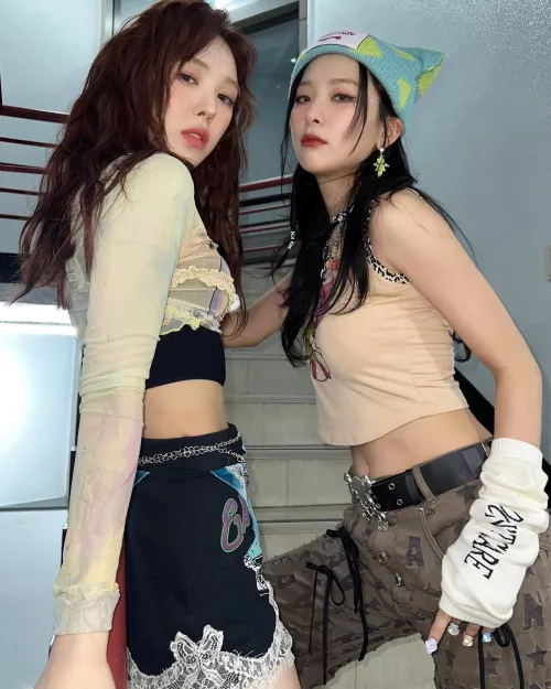 Red Velvet - Wendy & Seulgi