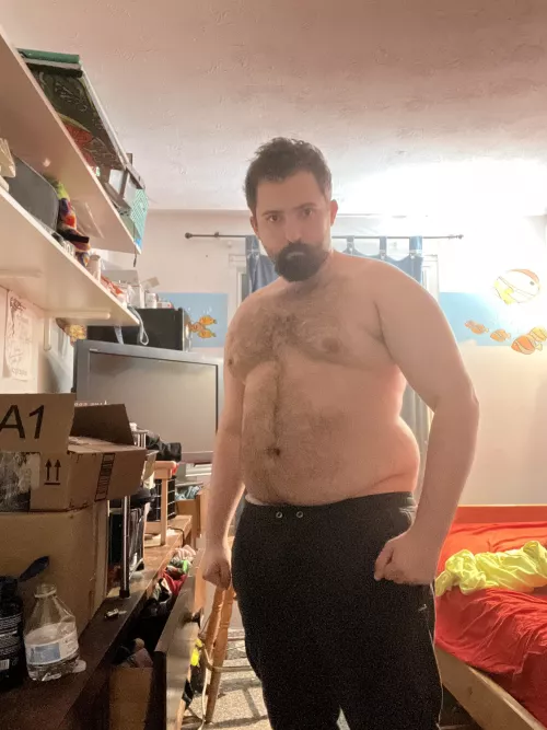 Self conscious about my weight. Have to find guys who are into bears