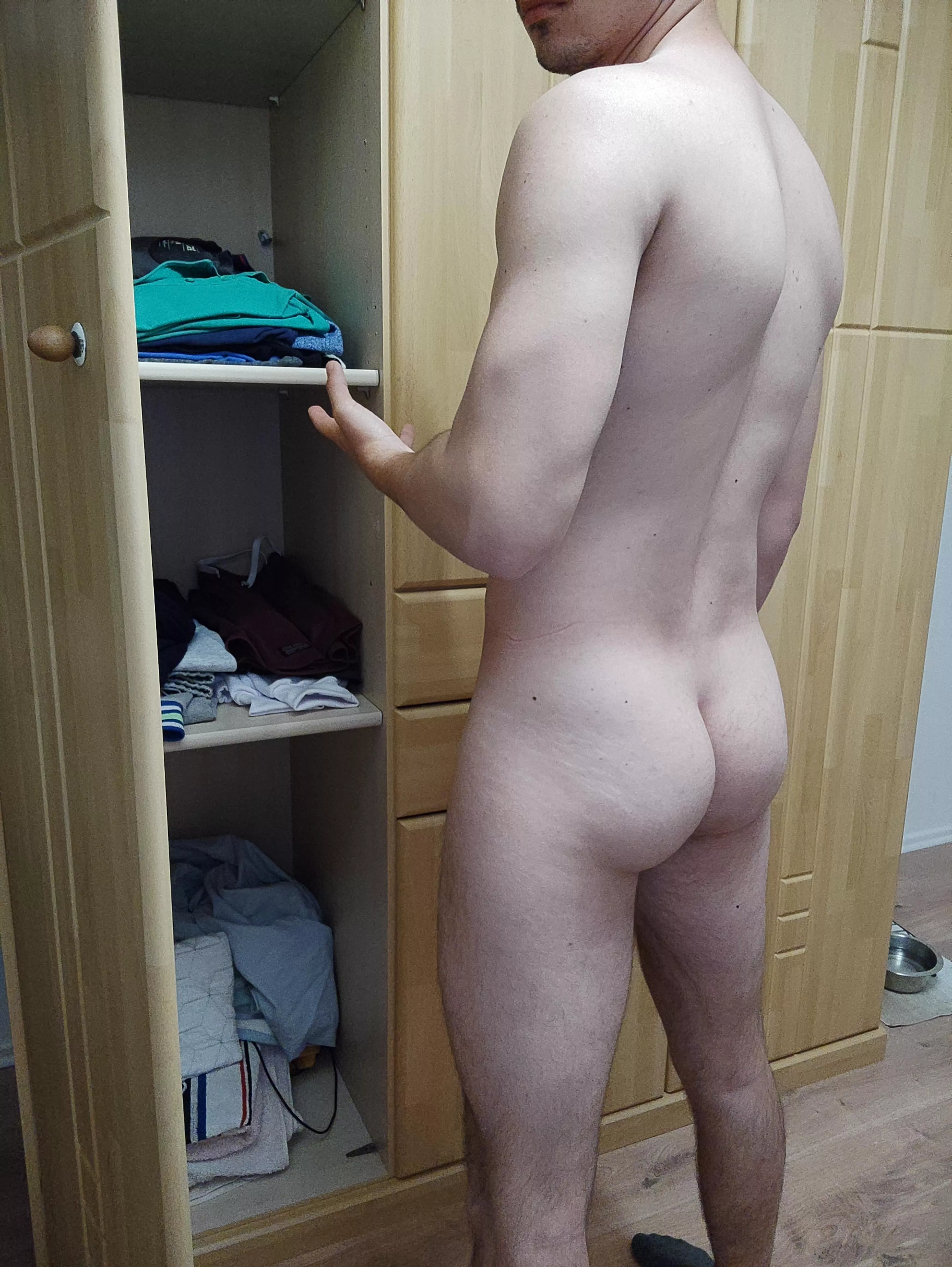 Should my ass just stay naked this sunday?