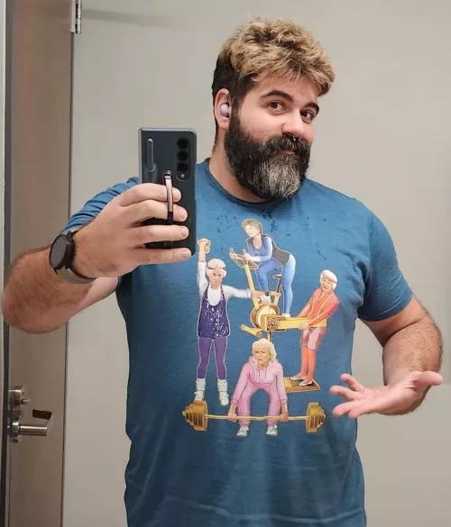 The girls and I got a good workout in today. When you get a new shirt for the gym, you waste NO time showing it off!