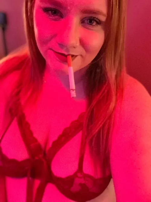 Took a break from filming in the red light to light one up ☺️