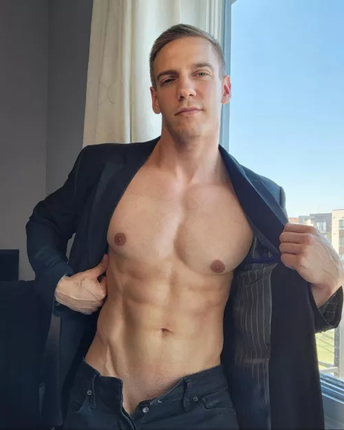 Where would you take me out for our first date 😜..?