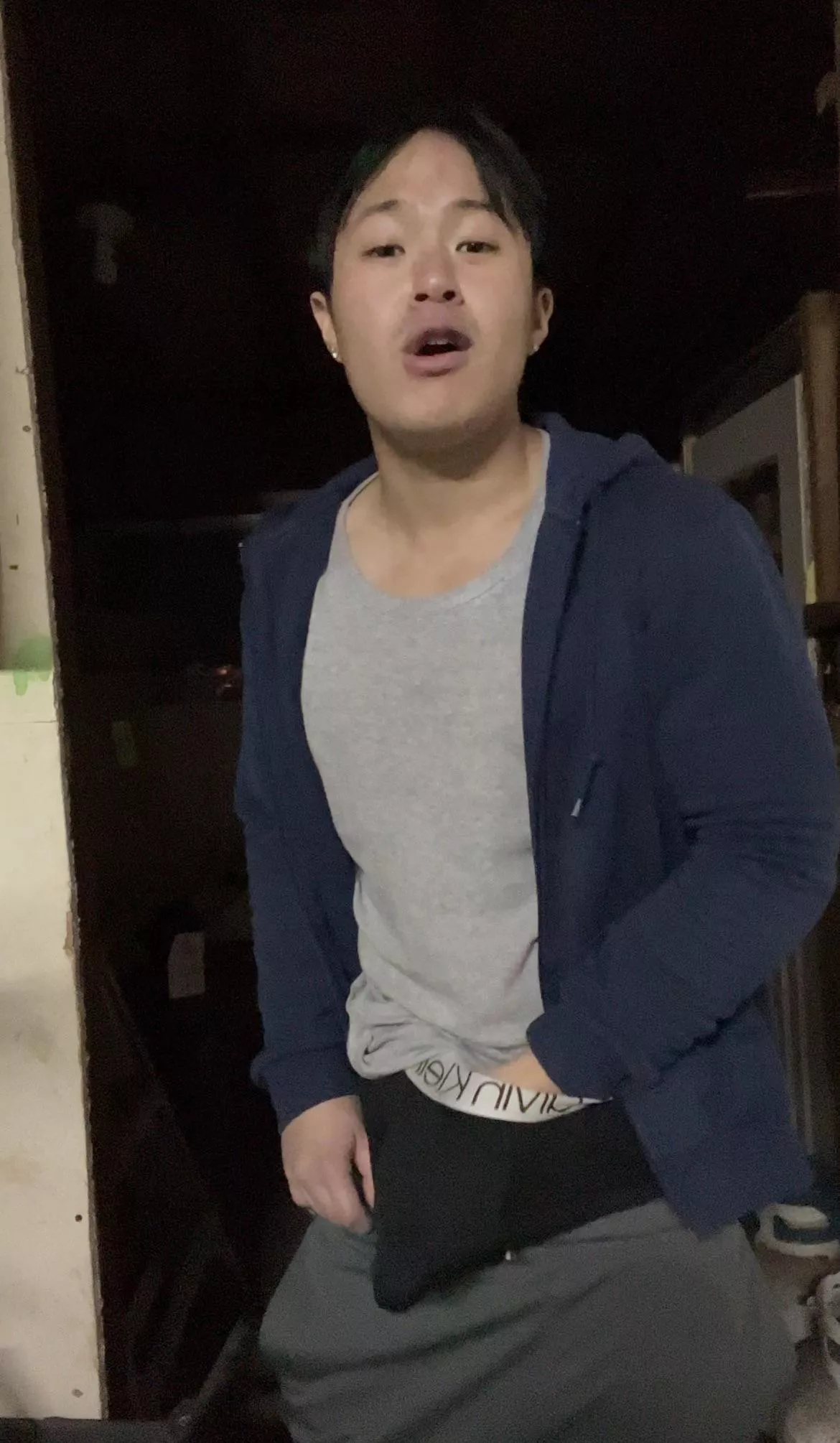 Who Wants To See Me Blow A Fat Load In My Twink?