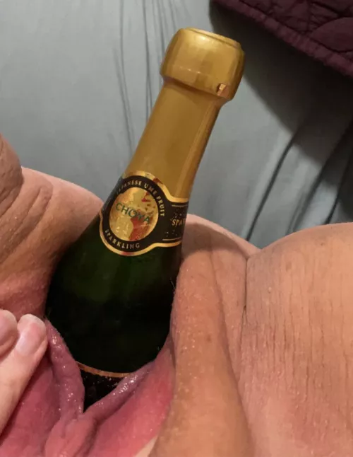 Why is it so hard to find local people who want to stretch my pussy?