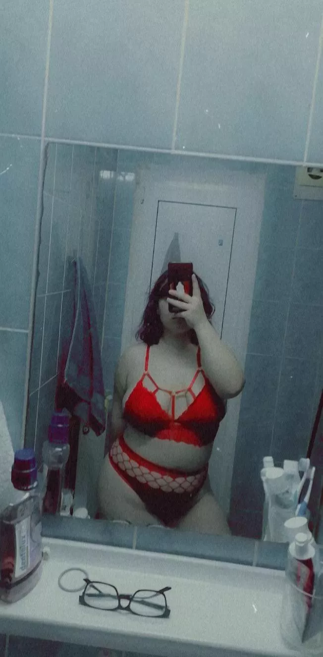 18 yo girl here what do you think ab me ?🥹 [OC]