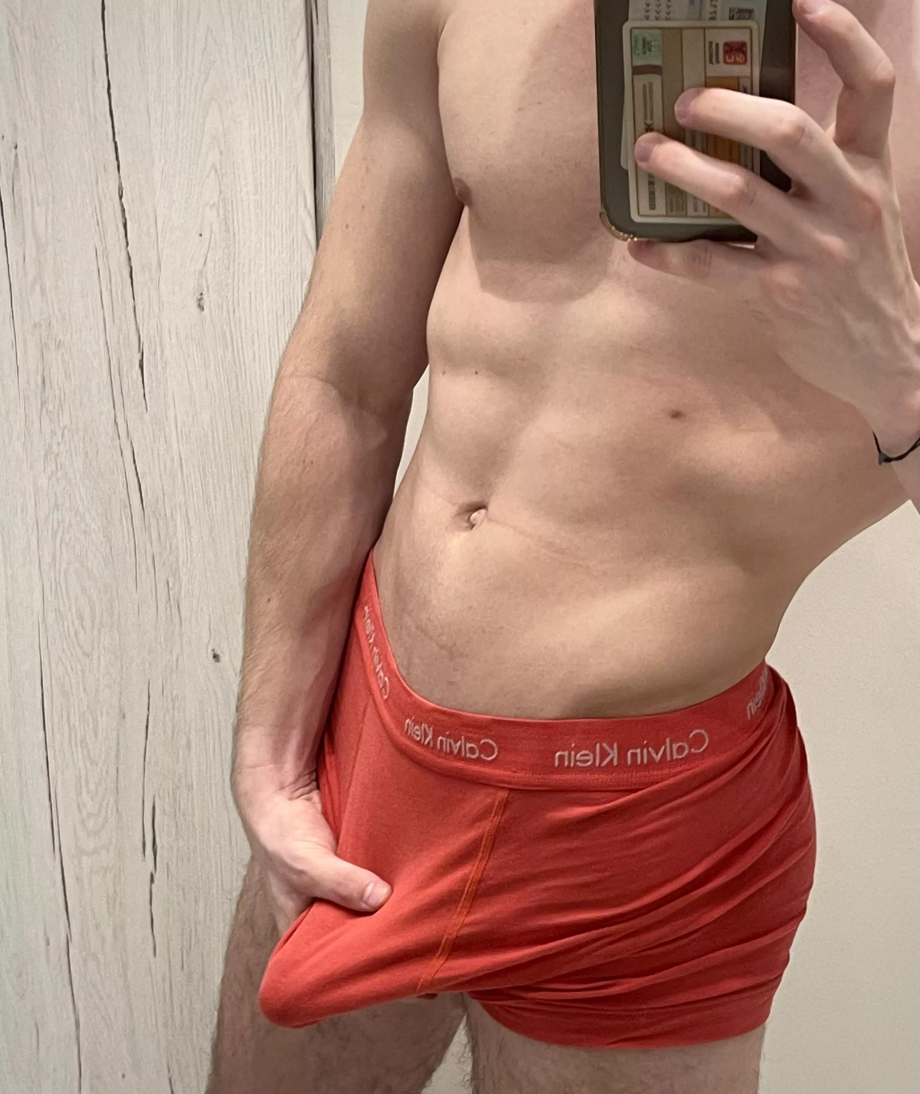 [19] @kolozsi_tomi hairy or hairless?