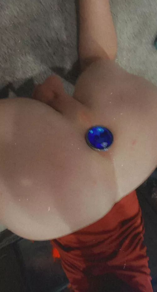 24, gape worthy? Who wants to replace this plug with something deeper and fatter