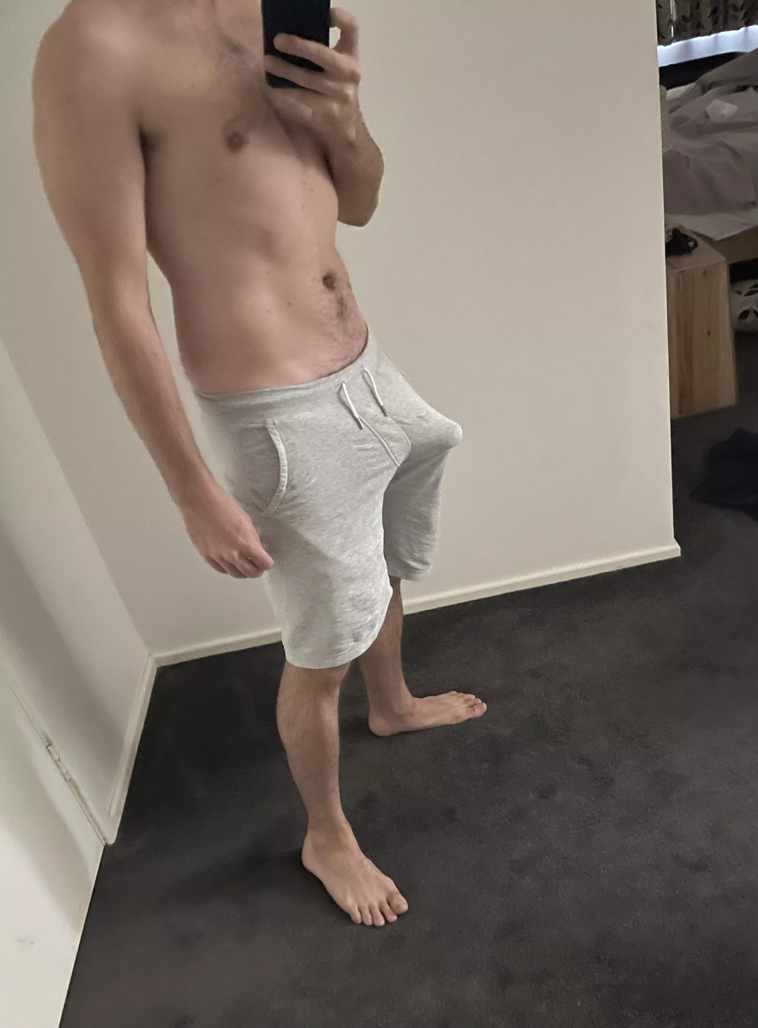 33M Hot Monday, feeling rock hard