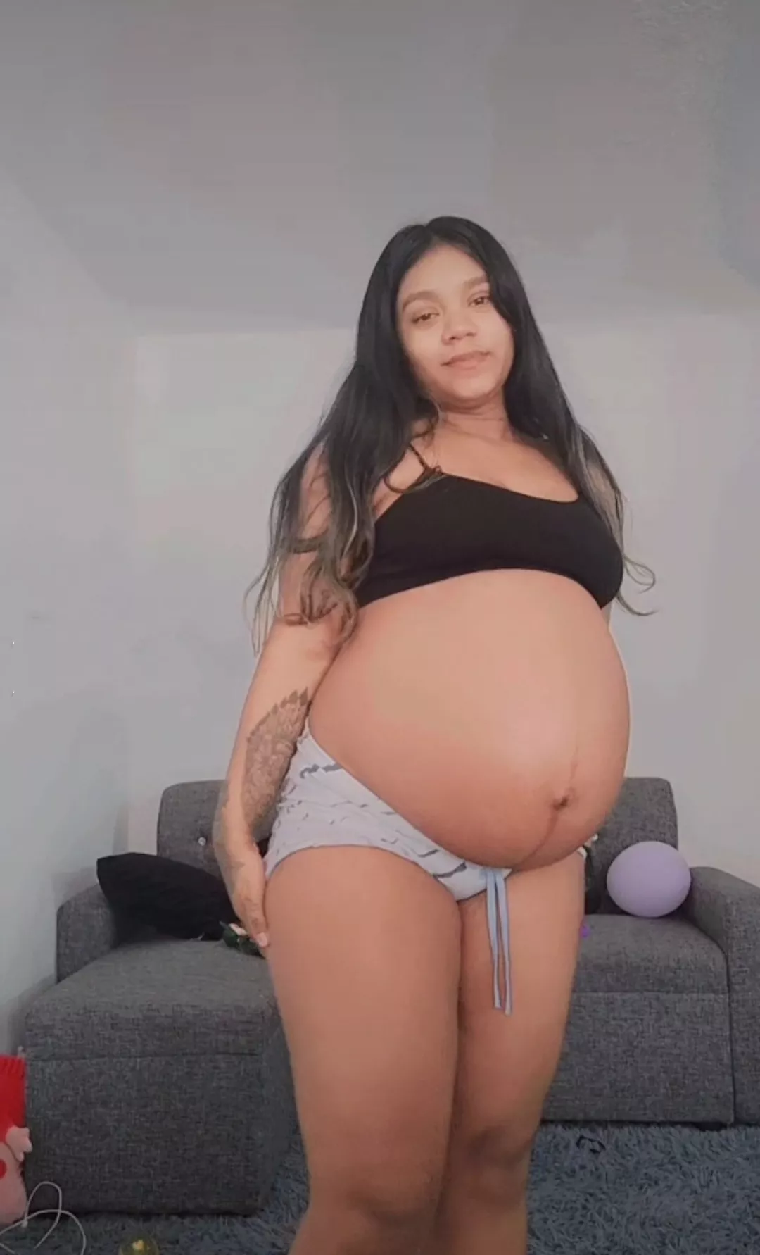 35 weeks, pregnancy has me very hot