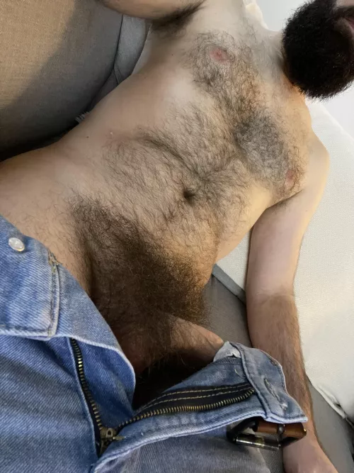 [42] It’s damn cold and damn early, but luckily I have all this fur to keep me warm. Do you want to sack off work and come cuddle with this hairy, bearded daddy bod?