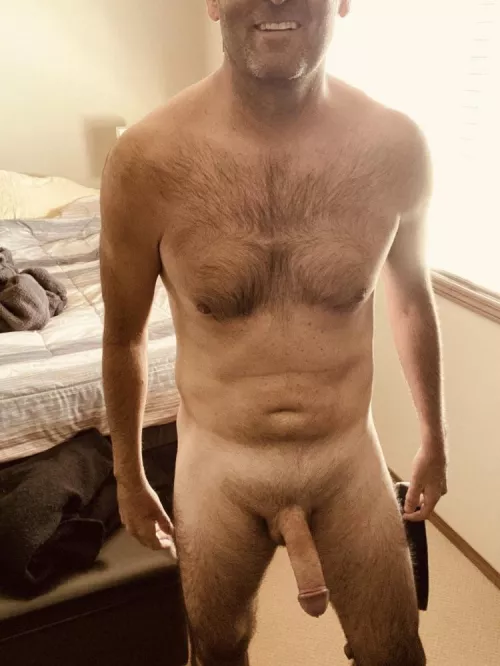 47 experienced mature hung male coming to Edmonton jan 2-6, toronto Jan 20-22. Can host in a nice downtown hotel.