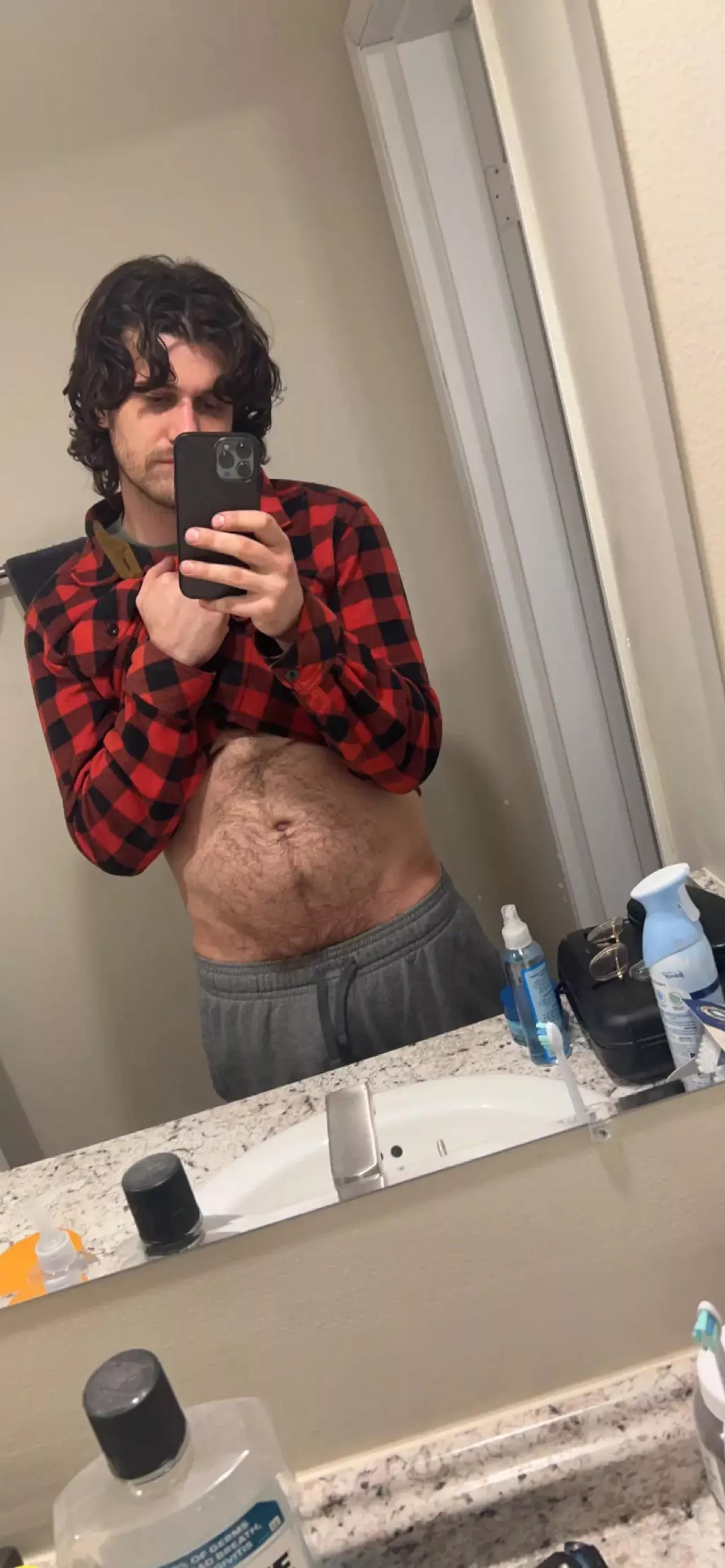 A little sfw Monday thirst trap for you ;) let me know what you think