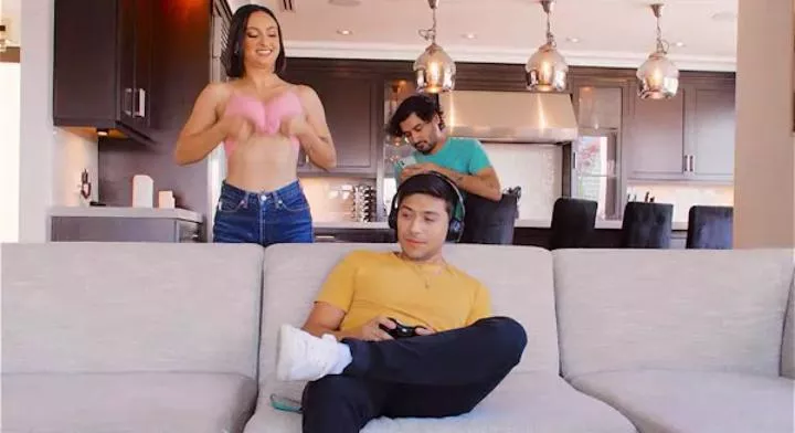 anyone knows the sauce?