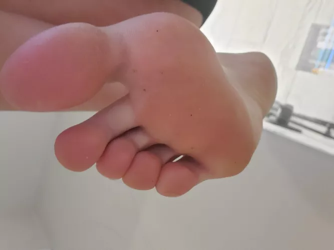 bow down foot boy 👑