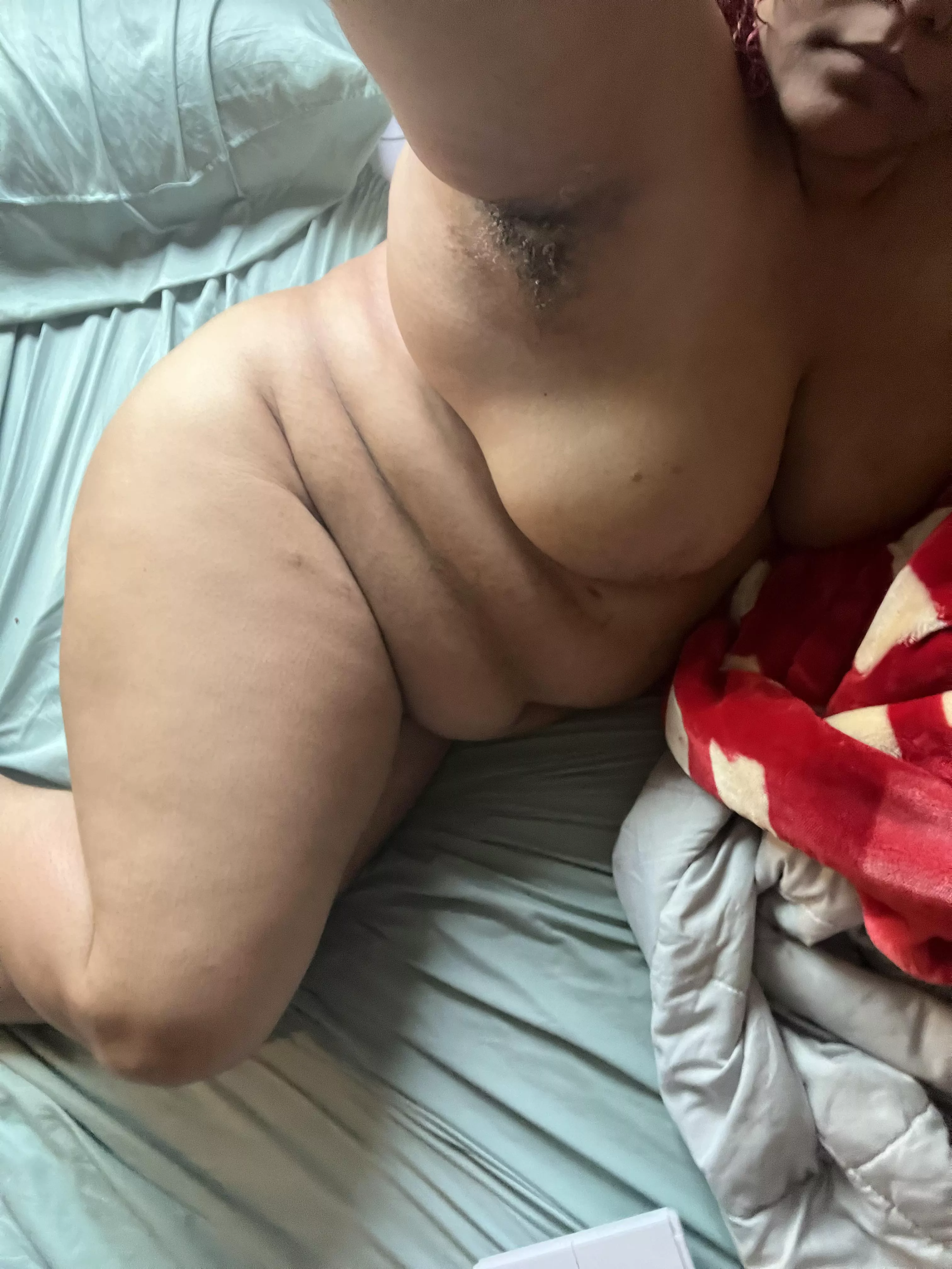 Come cuddle and bloat this belly