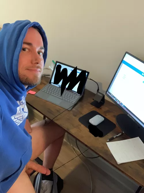 Come get under this desk pls