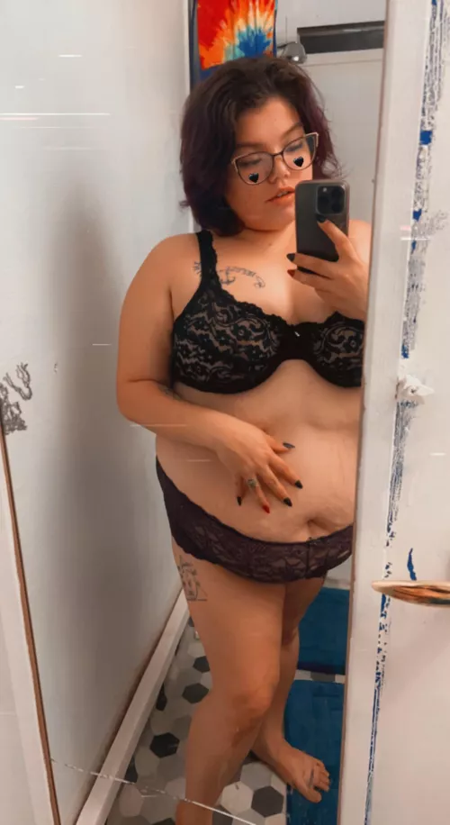 Come play with me? I promise I'll try to be a good girl 😏🥰😍