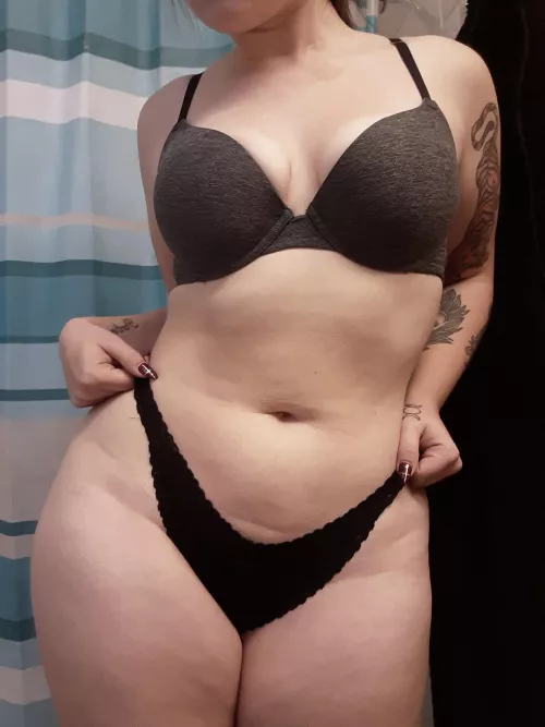 Come undress these curves. (26F)