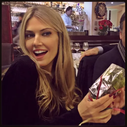 Eva Kaili: Senior EU lawmaker arrested over alleged bribery by Gulf state