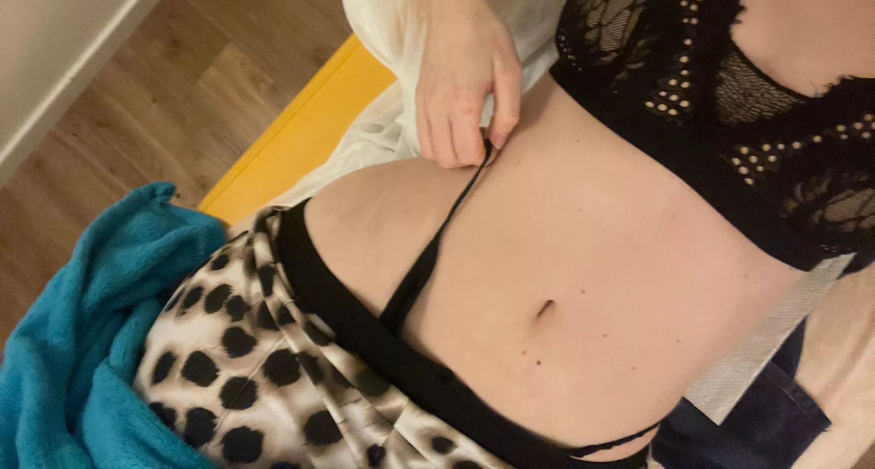 [f] hey babes