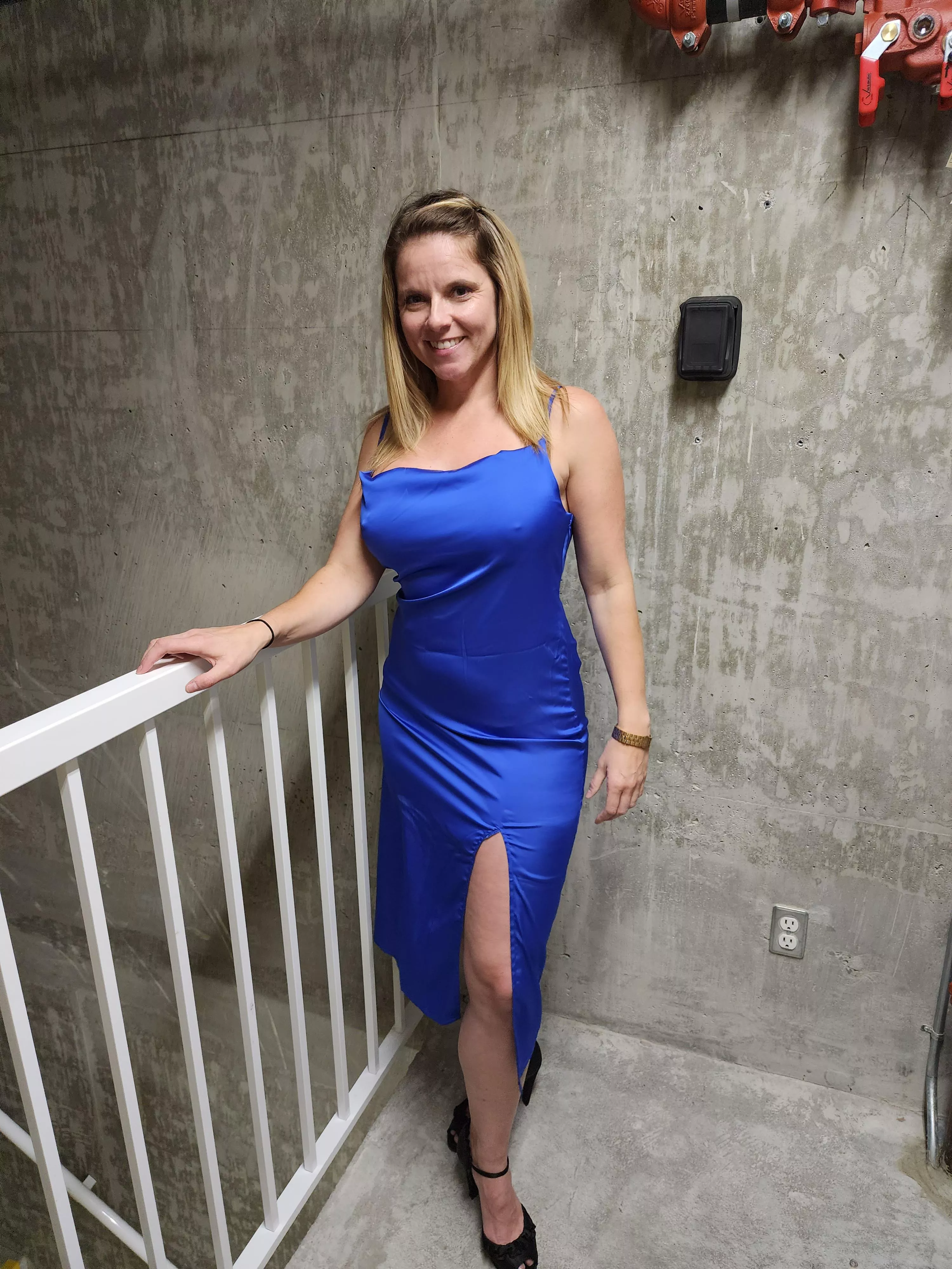 going out to the party, who needs a bra