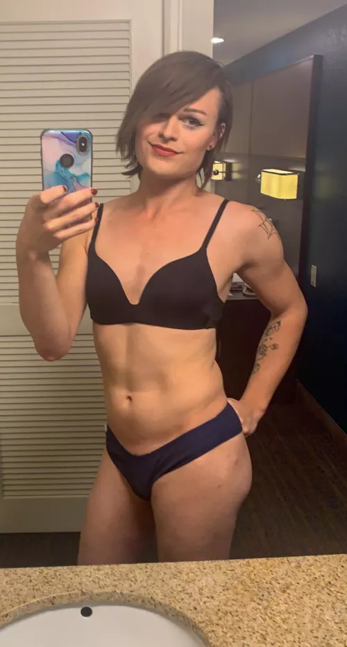 Got a snowstorm coming in tonight… keep me warm? 🥶