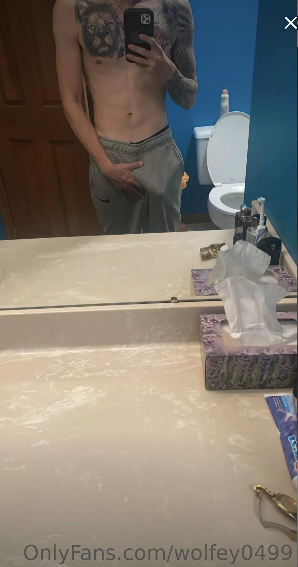 Grey sweat pants season 😏