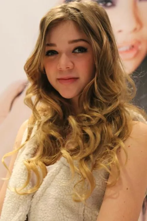 Jessie's cascading hair...