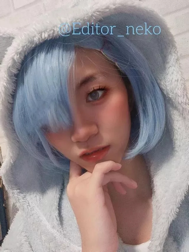 Keeping Warm in a Fur Hoodie ~ | @Editor_Neko