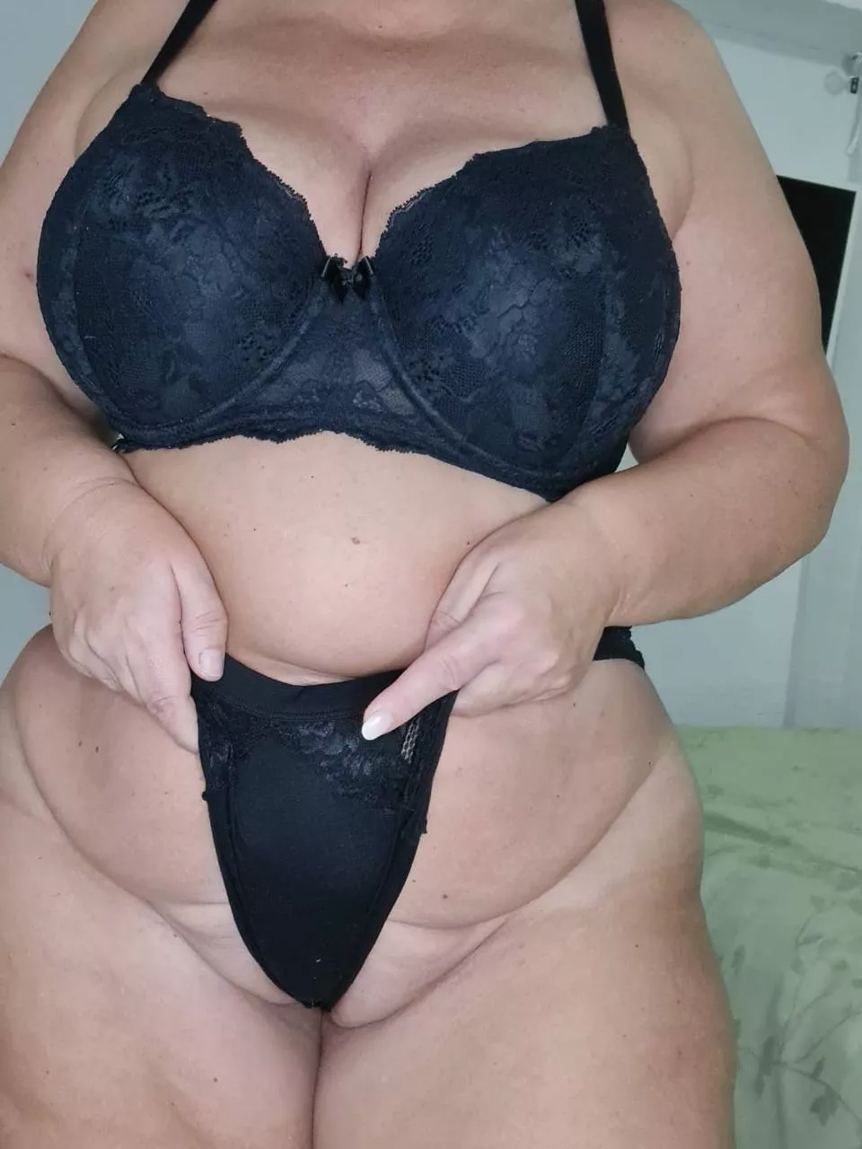 Mature big mama waiting or you.