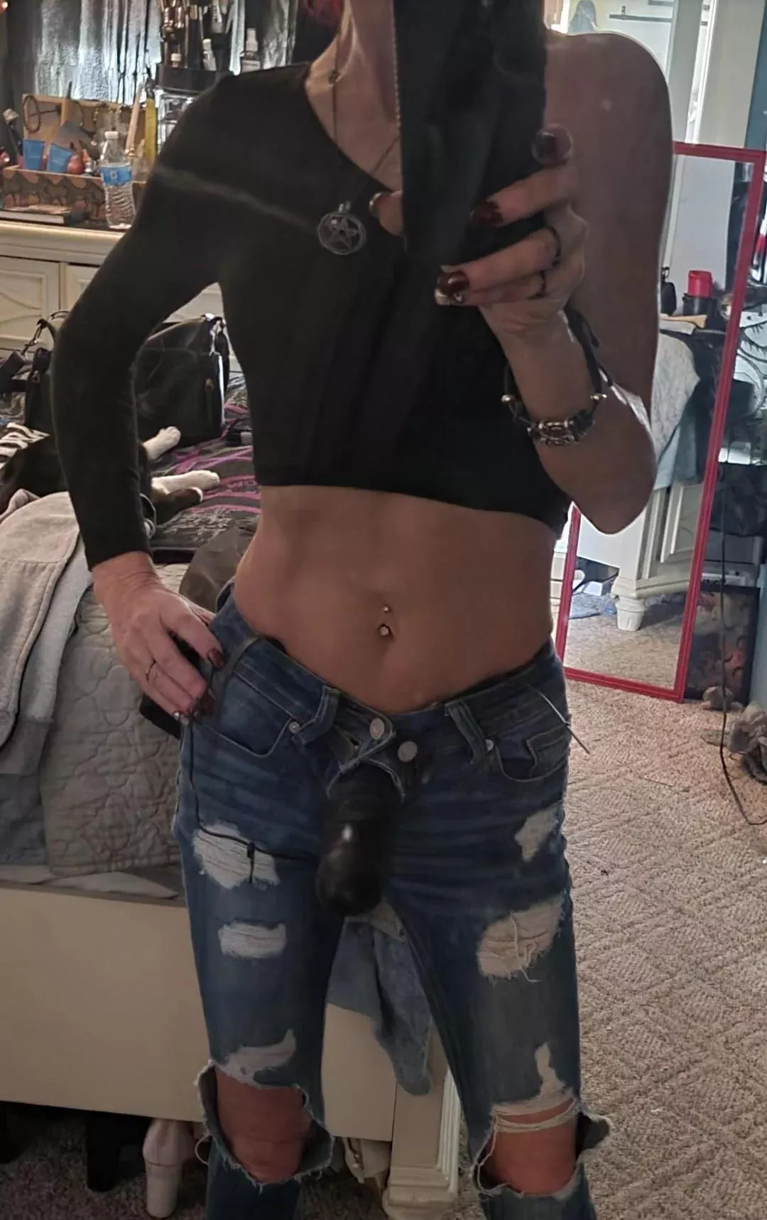 not thinking that she can be hidden in these jeans.