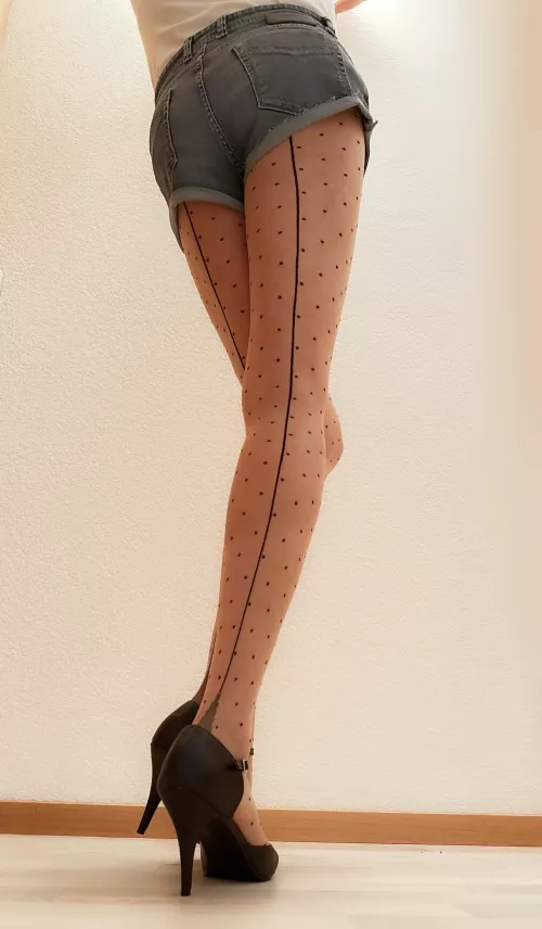 Pamela Mann Vintage jive seamed polka dot tights