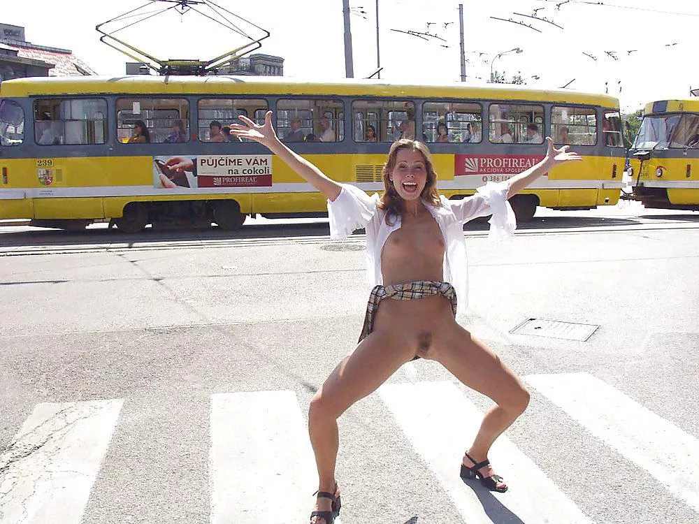 She likes to show off! 😍