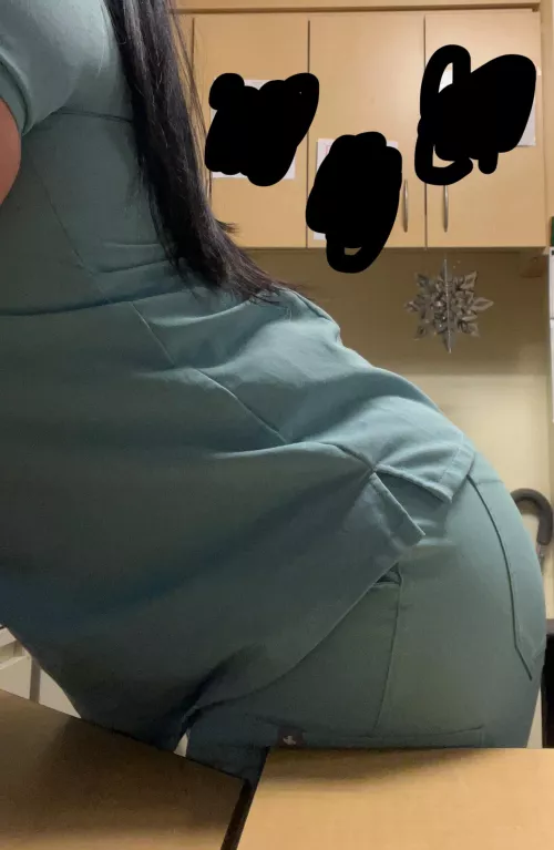 Should really be bent over the nurse station and pounded while everyone sleeps 🥵who wants to help?