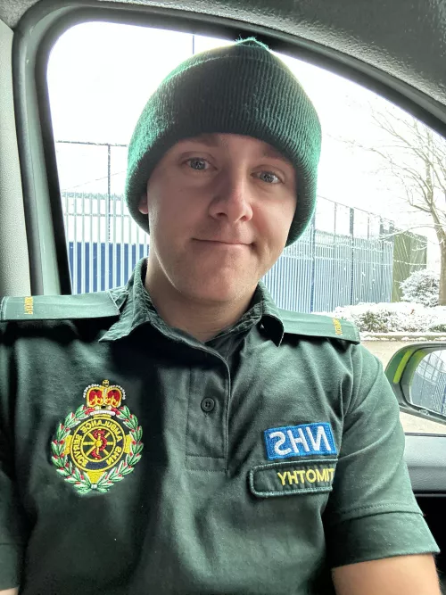 Snow on the ground so… the hat is back!