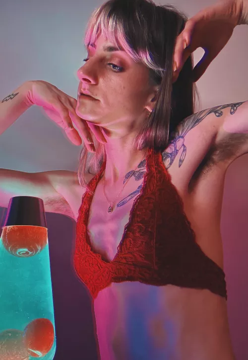 Some mood lighting hairy pits to start your day