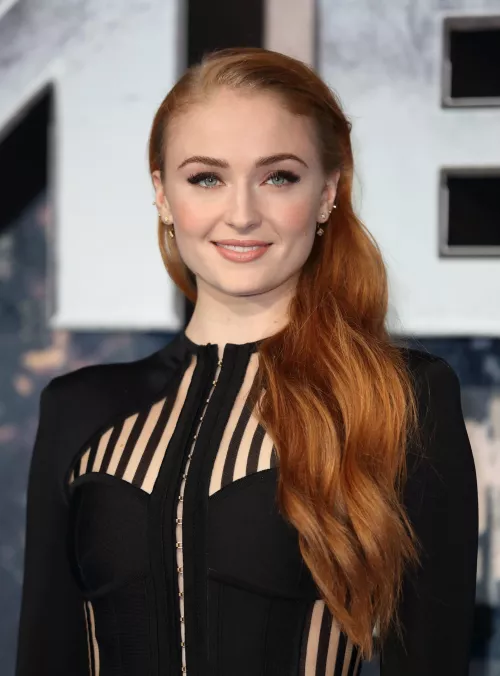 Sophie Turner [1895x2560]