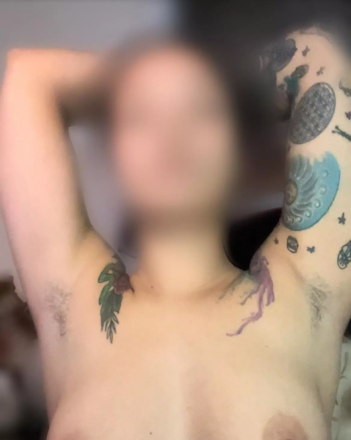 Stinky after gym babe