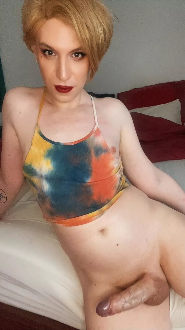 Think you could handle all this girldick? 🍆