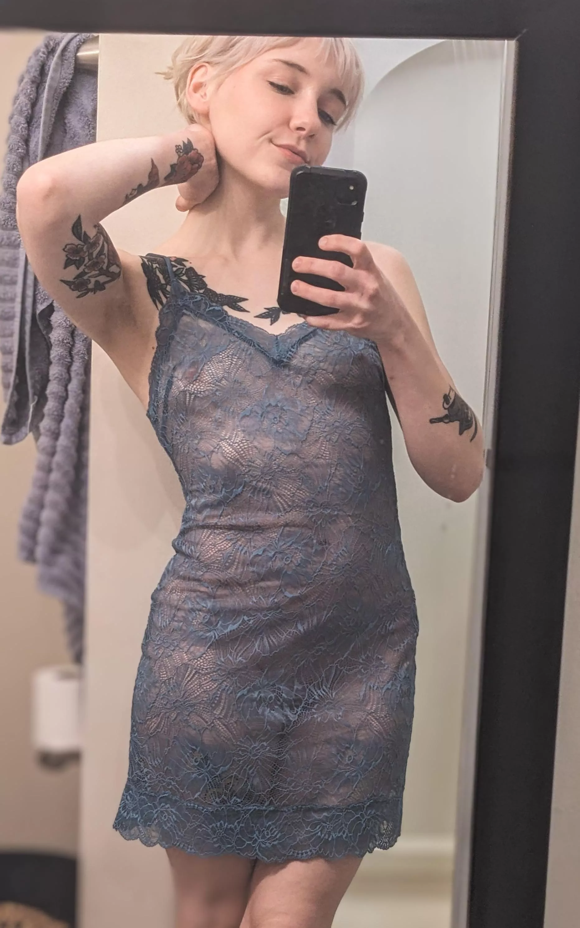 this isnt something i normally wear but i think its so sexy 😻😻