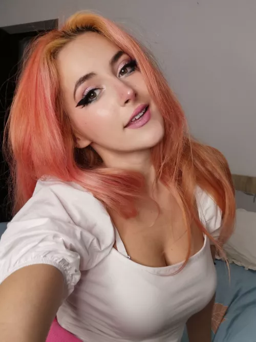 This white top brings out my hair color