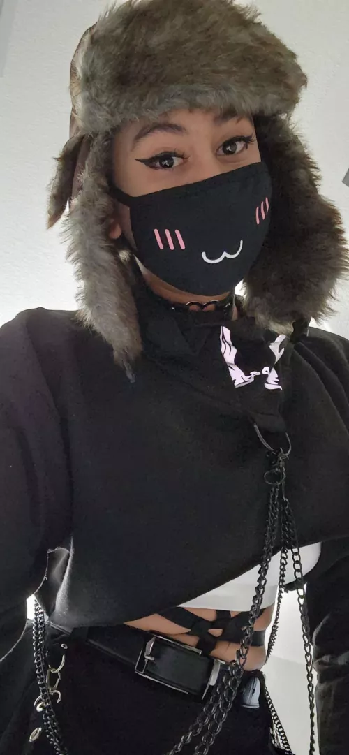 Tried to do makeup, Am I pretty >_<