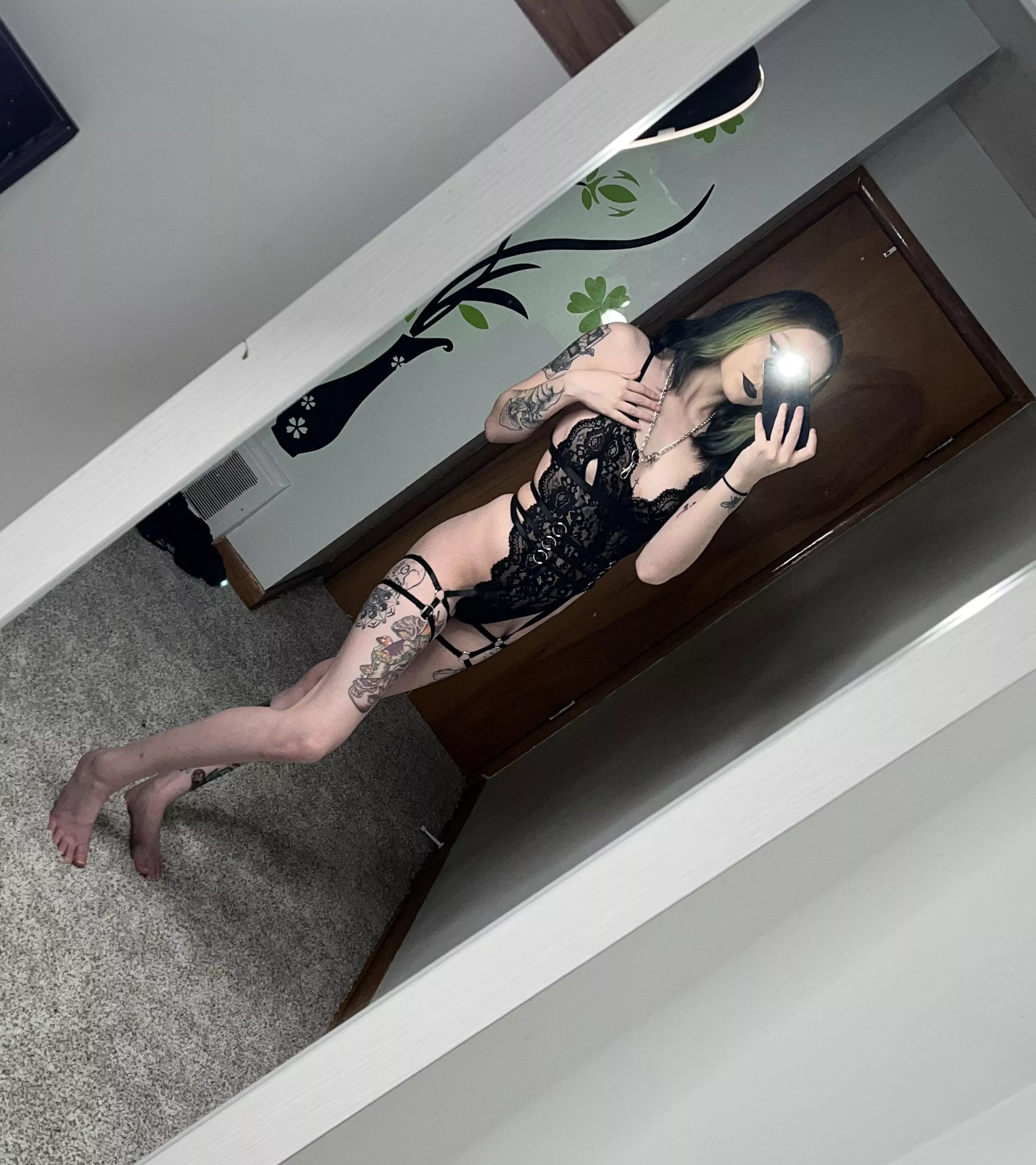 Would you like me to be your cumslut? 🖤