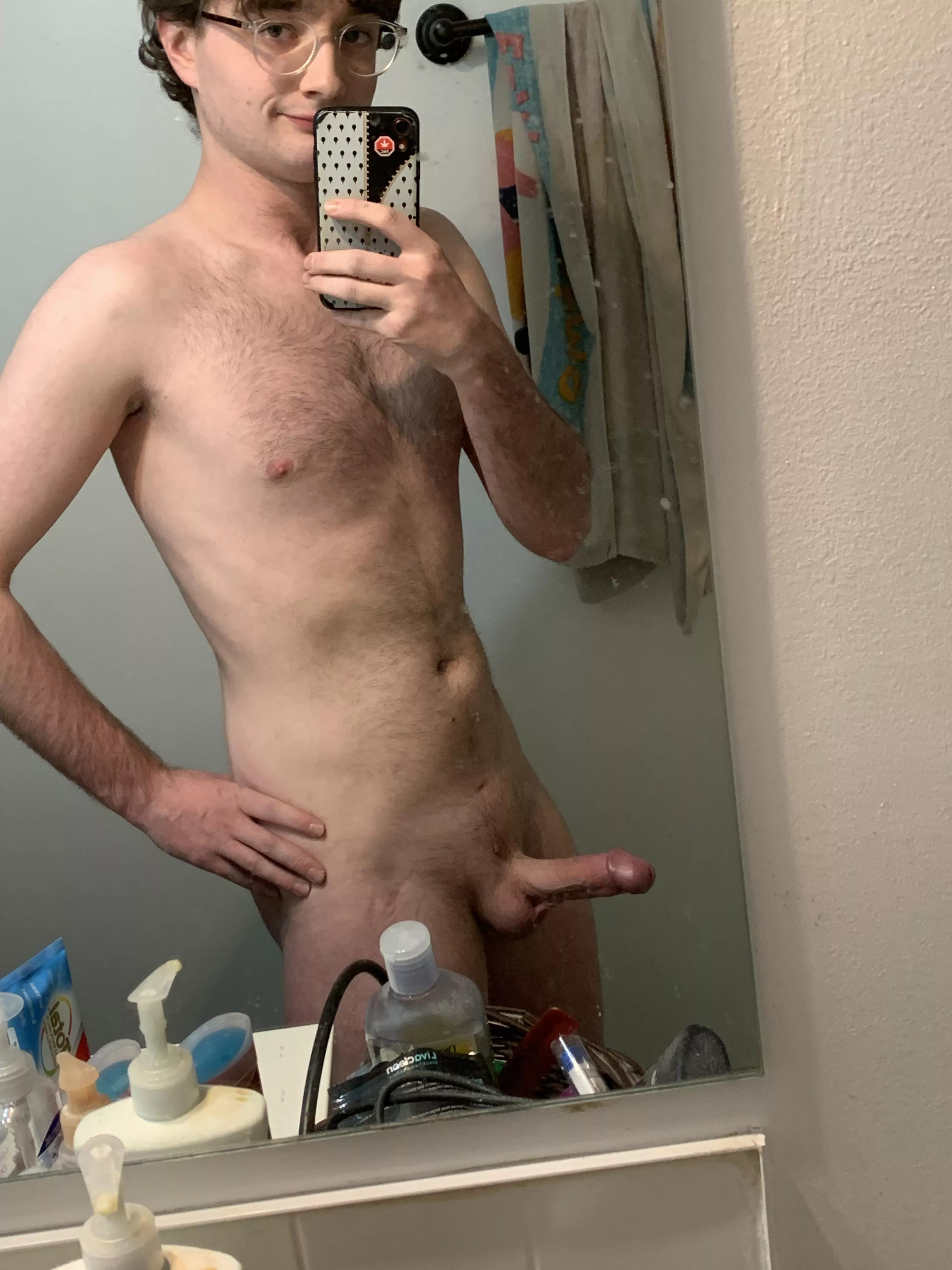 (20) looking to make some friends :3 DMs open