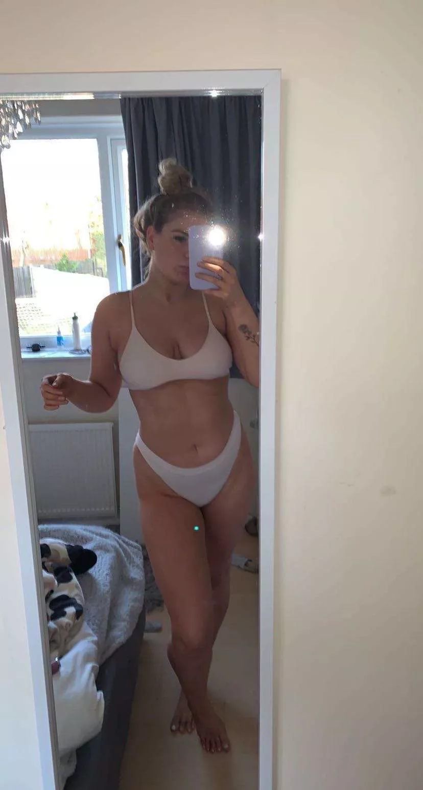 20 yo gf. send a pic in clothes and legit couples only!!