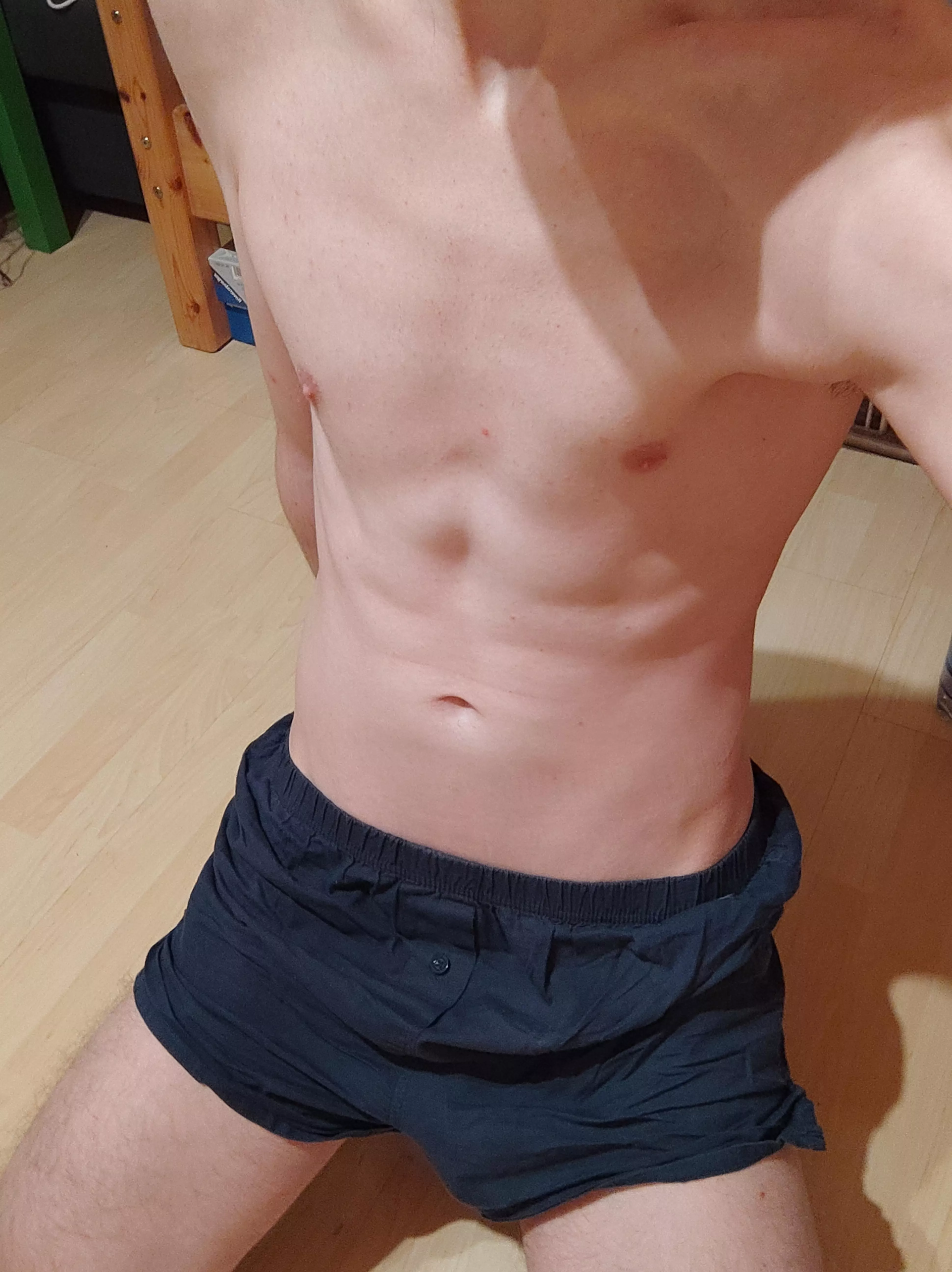 21 german twink, why don't you send me some nice messages until I'm back home? ;)