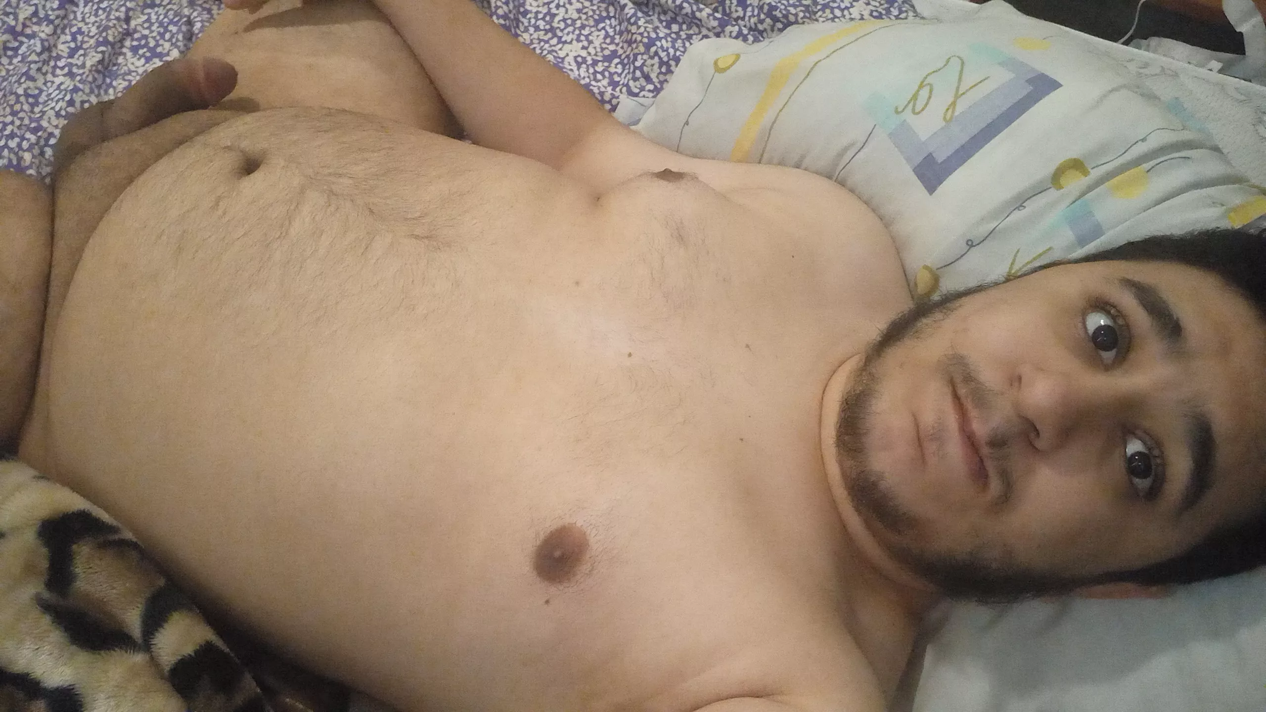 23 wish i could get half the attention se of guys here get 😅