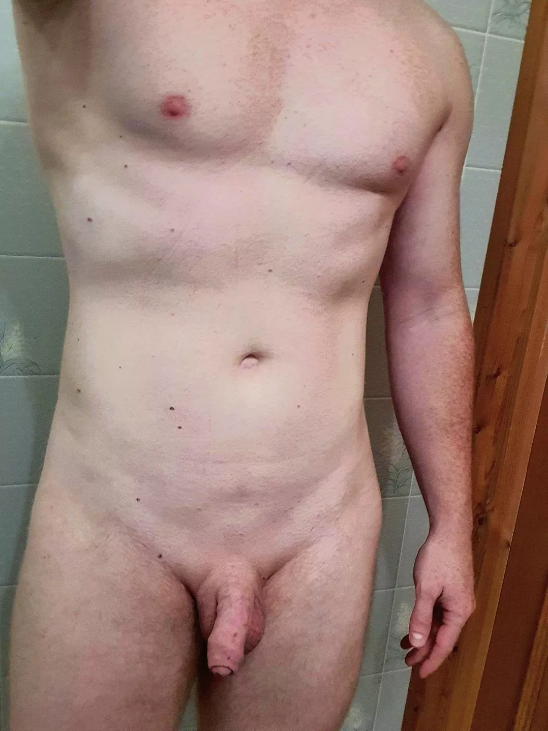32 [M] i would love to become better at taking nudes, please rate and give me some pointers. thank you