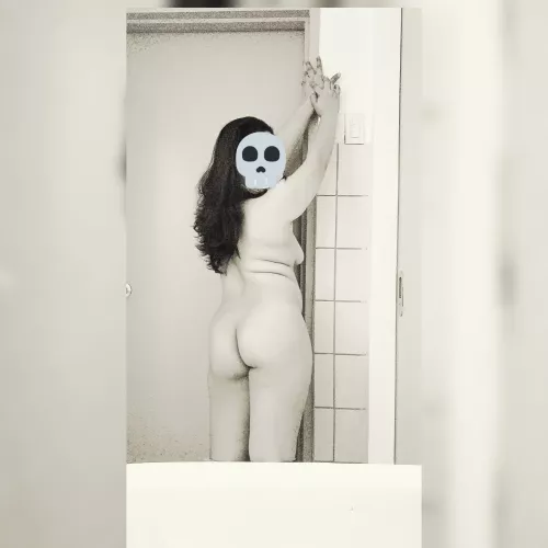 A li'l shade o(f) gray 🤍🖤, Hope you have a good day! 🫦