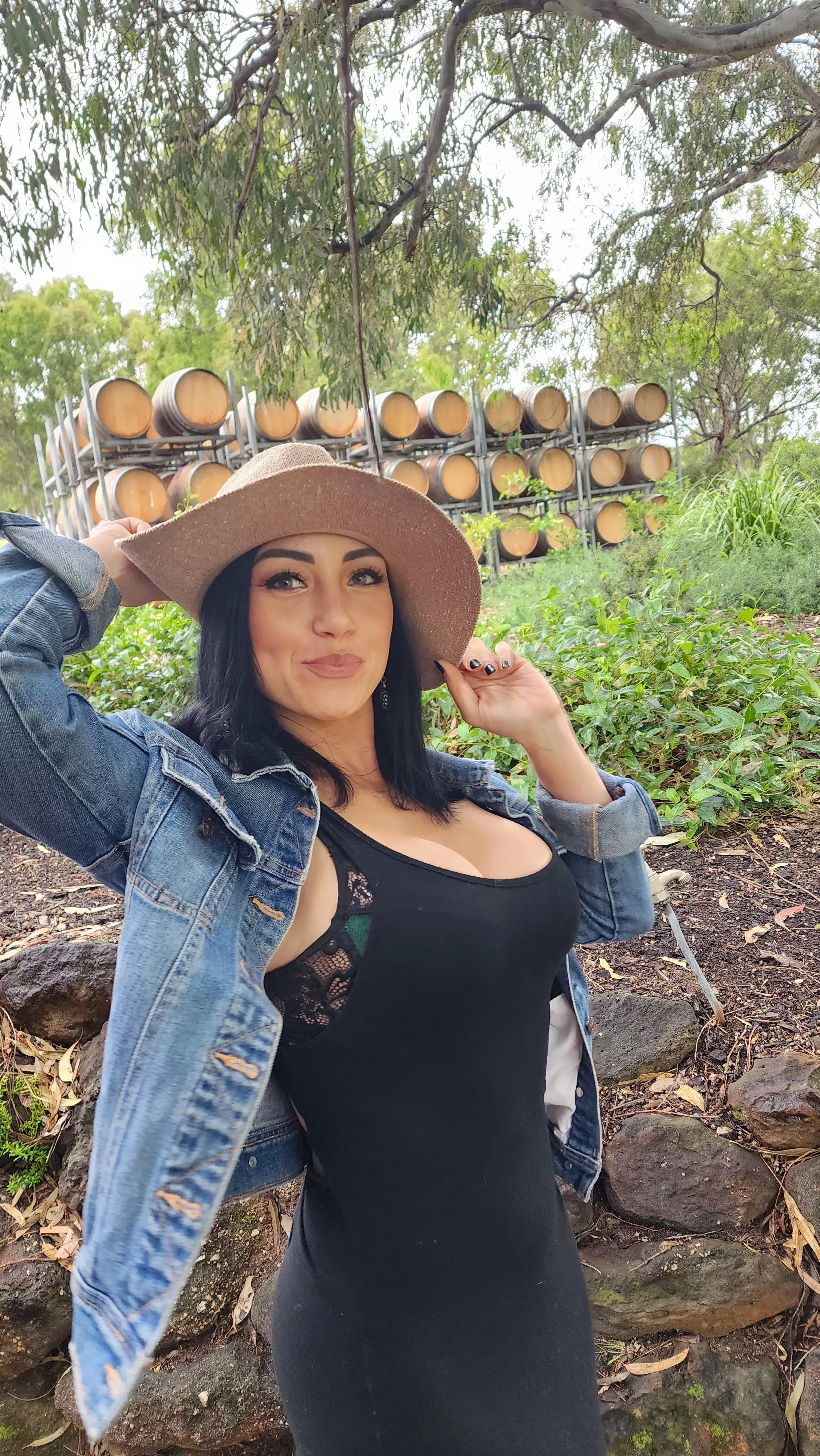 Another glass of wine, please!